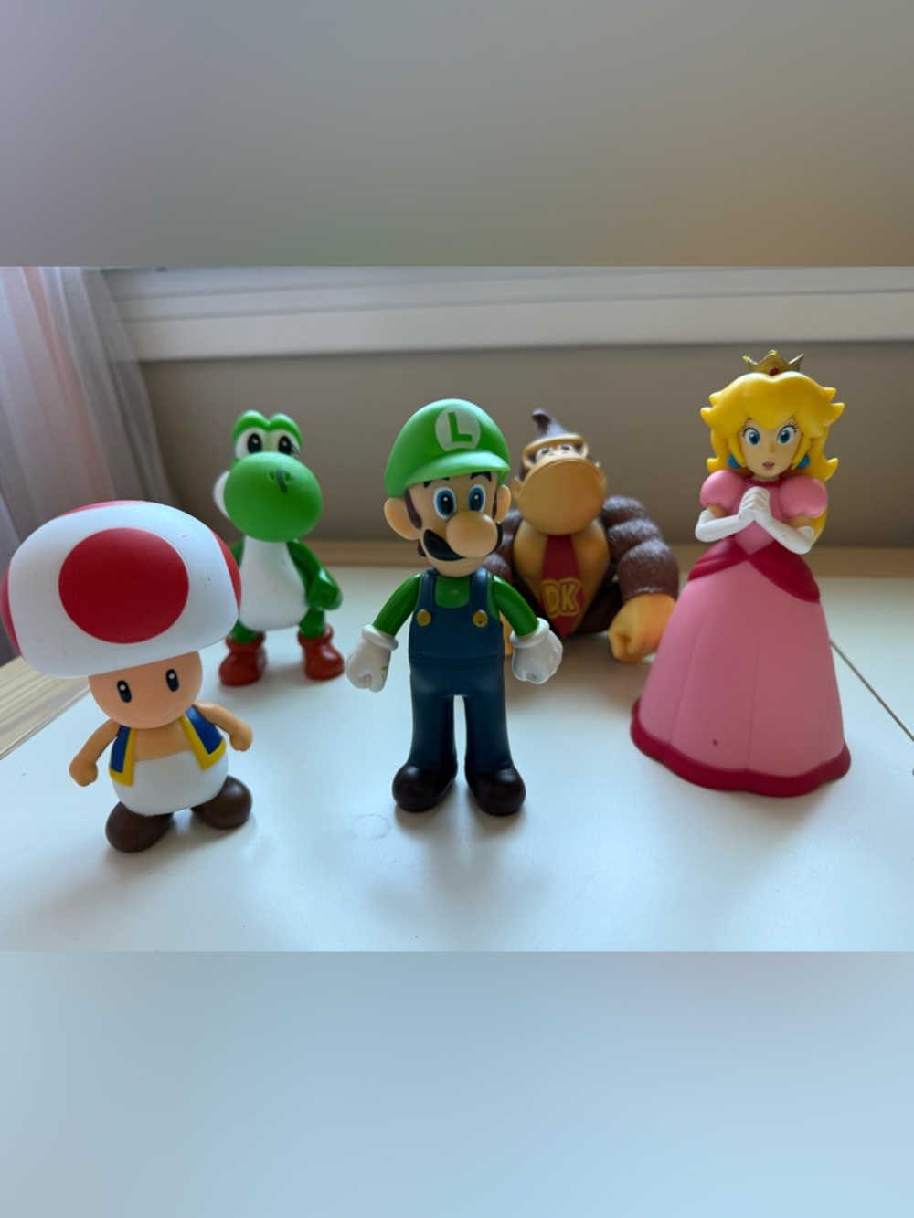 Mario bros figures. Peach, donkey Kong, toad, Luigi, yoshi. All 5-6 inches - Picture 2 of 7